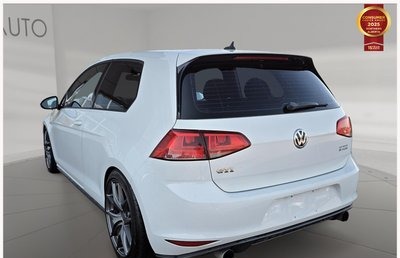 2015 Volkswagen Golf GTI Autobahn — photo 6