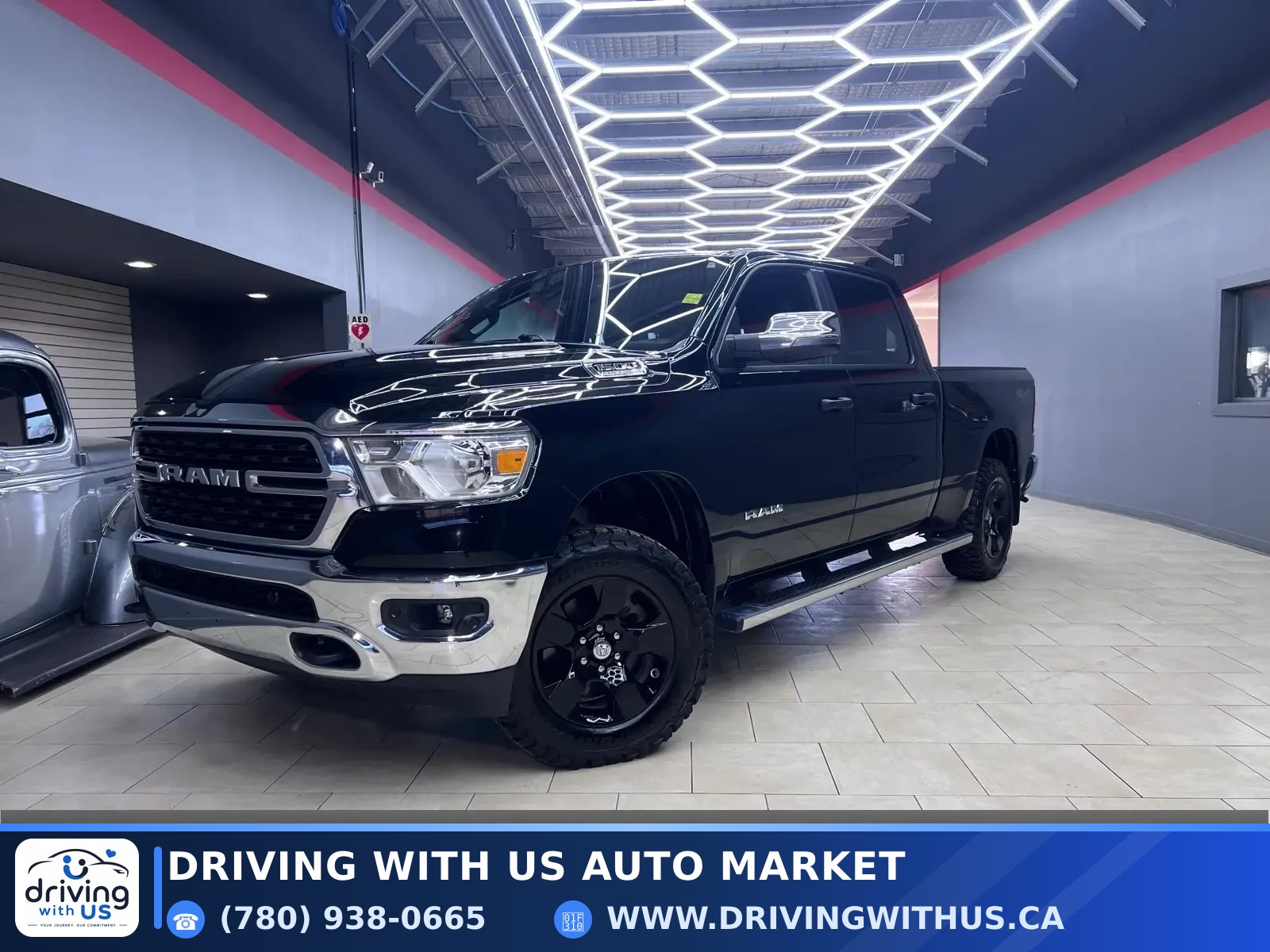 2023 Ram 1500 Big Horn 4x4 Crew Cab 6'4" Box — photo 1