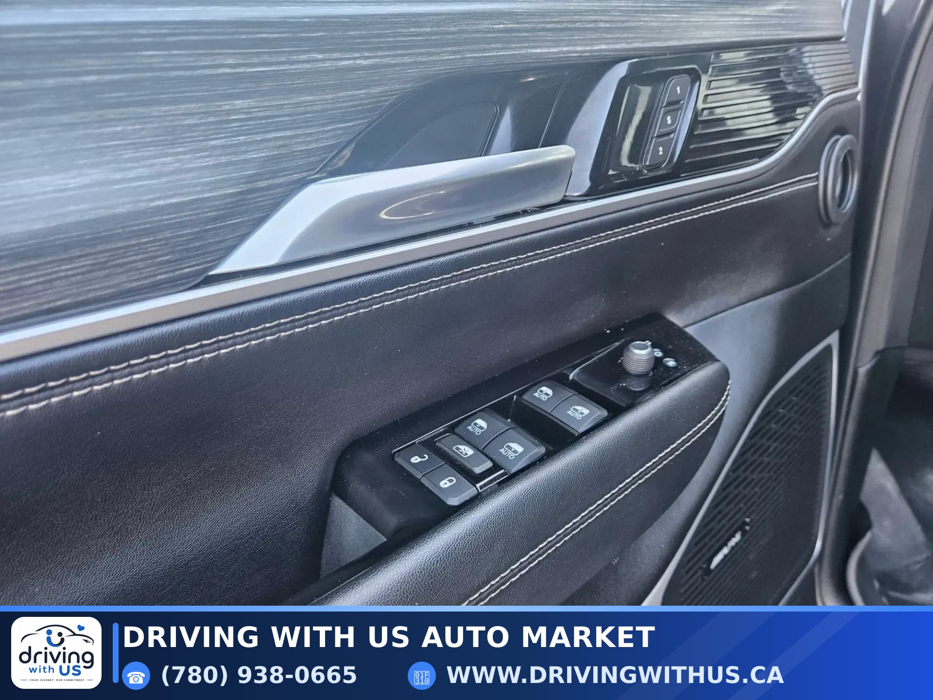 2023 Jeep Wagoneer L Series II 4x4 — photo 1