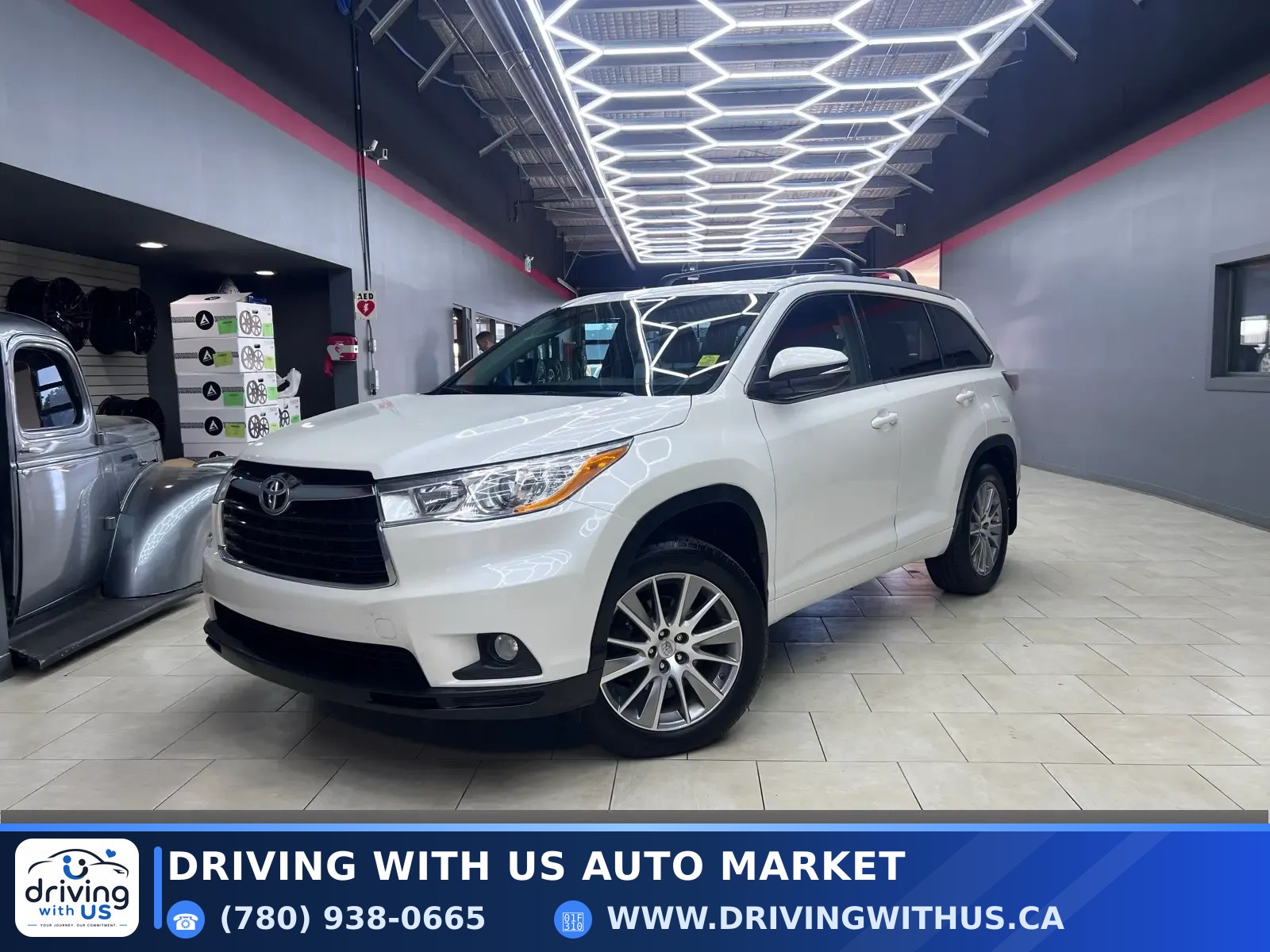 2015 Toyota Highlander AWD 4dr XLE — photo 1