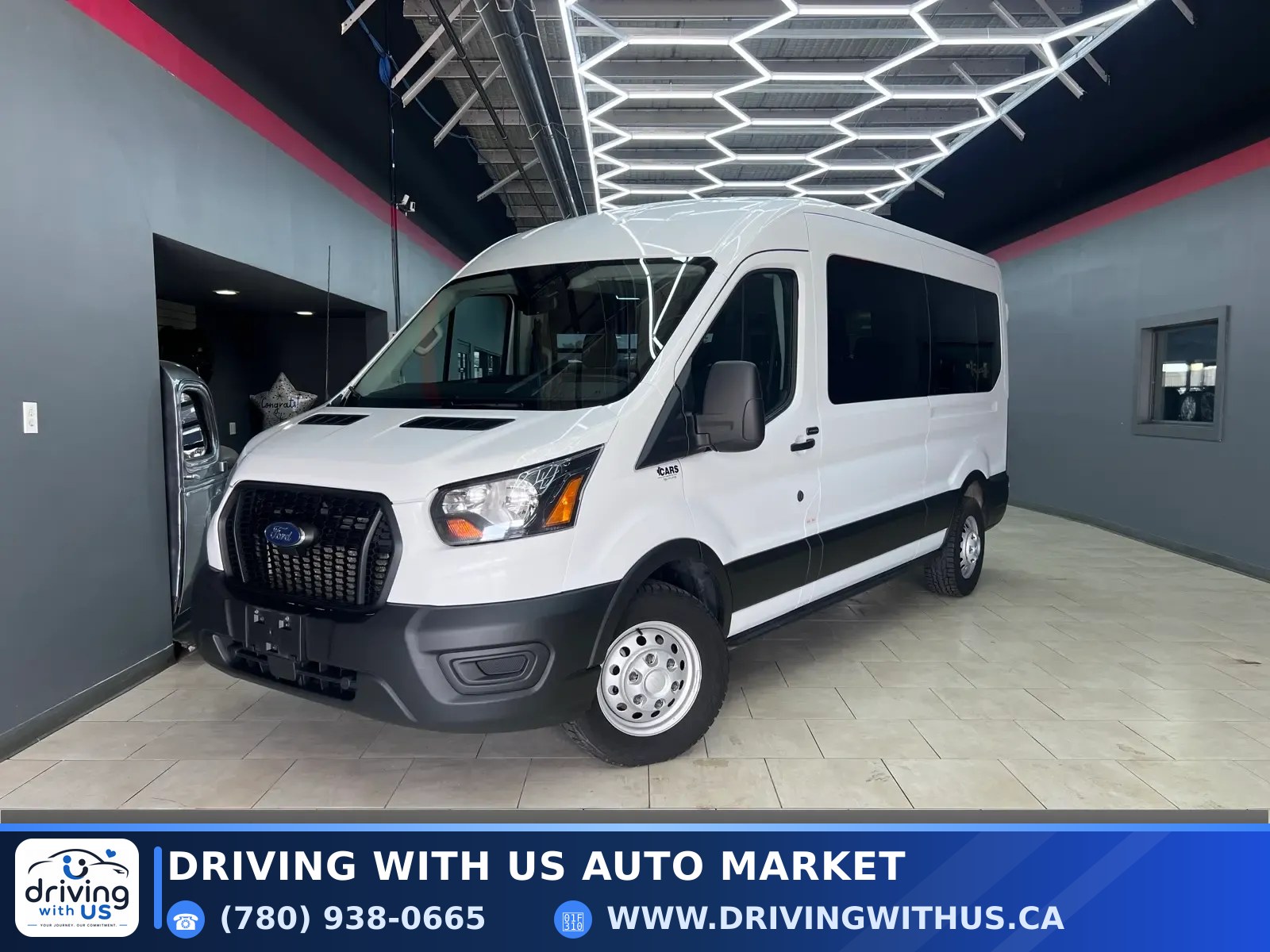 2023 Ford Transit Passenger Wagon T-350 148" Med Roof XL AWD — photo 1
