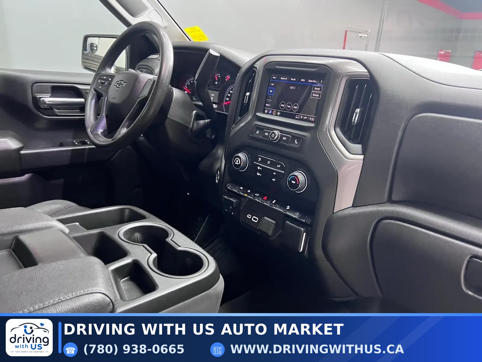 2025 Chevrolet Silverado 1500 Crew Cab Short Box 4-Wheel Drive Custom Trail Boss — photo 1