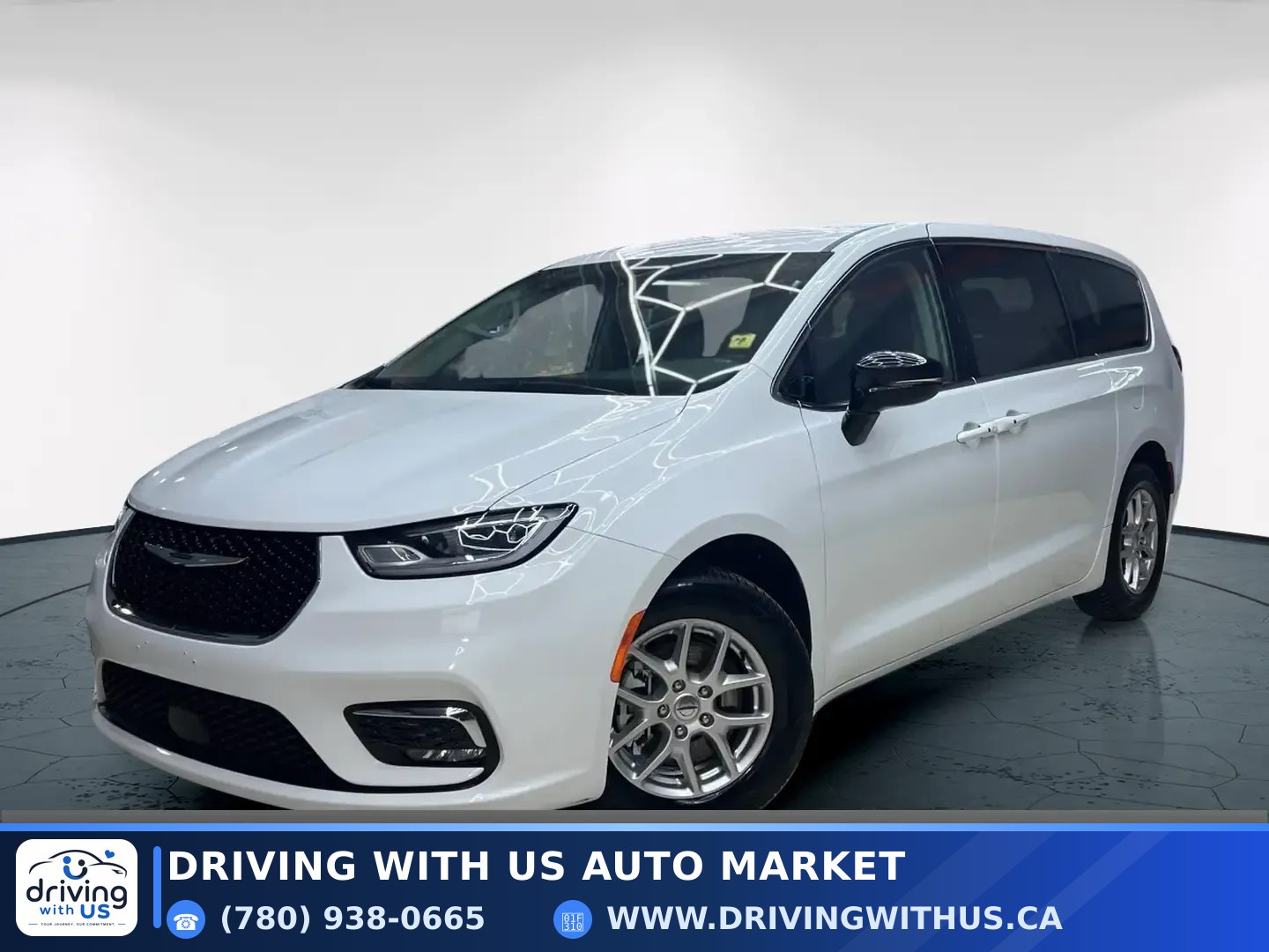 2024 Chrysler Pacifica Touring-L FWD — photo 1