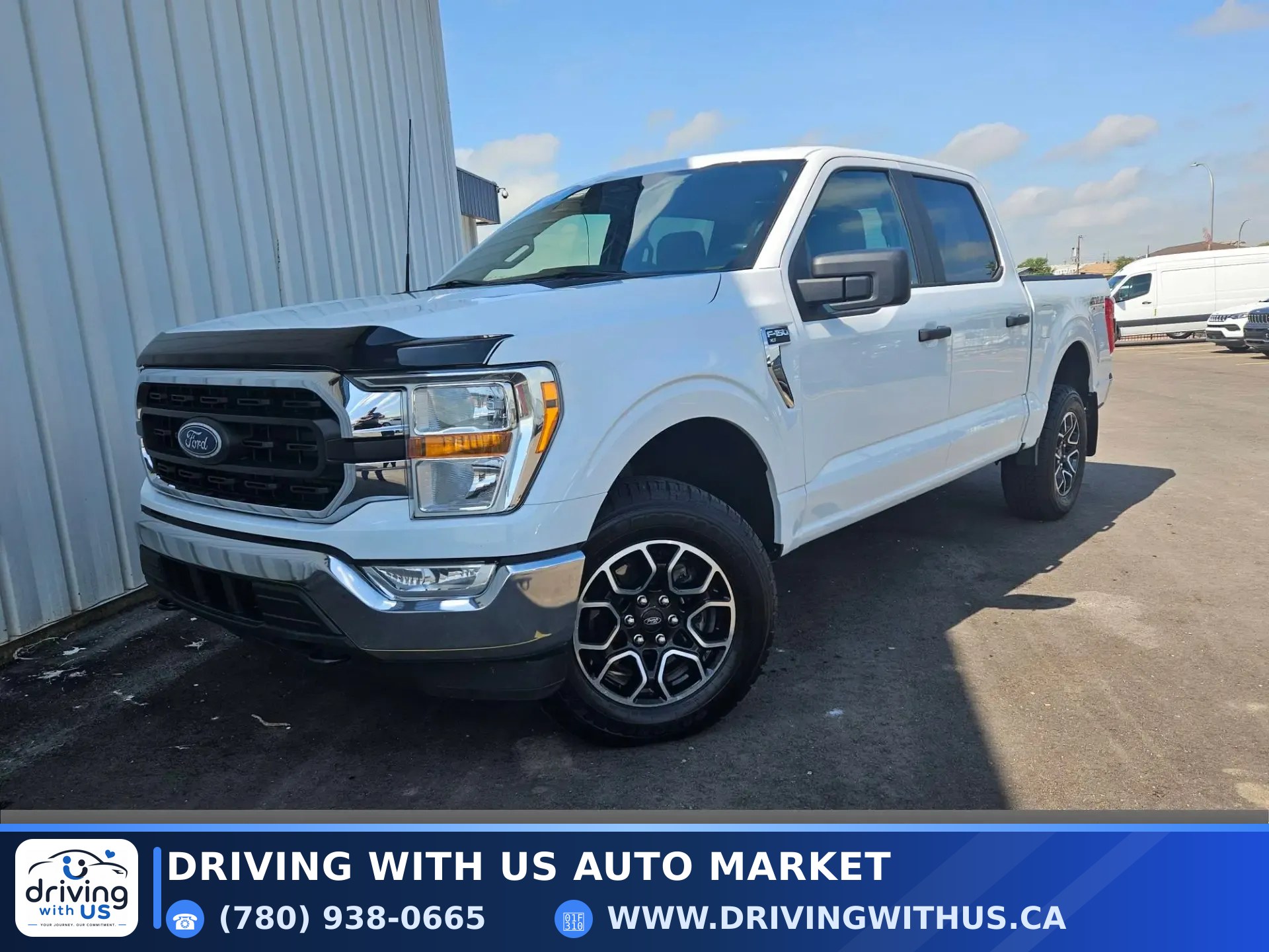 2022 Ford F-150 XLT 4WD SuperCrew 5.5' Box — photo 1