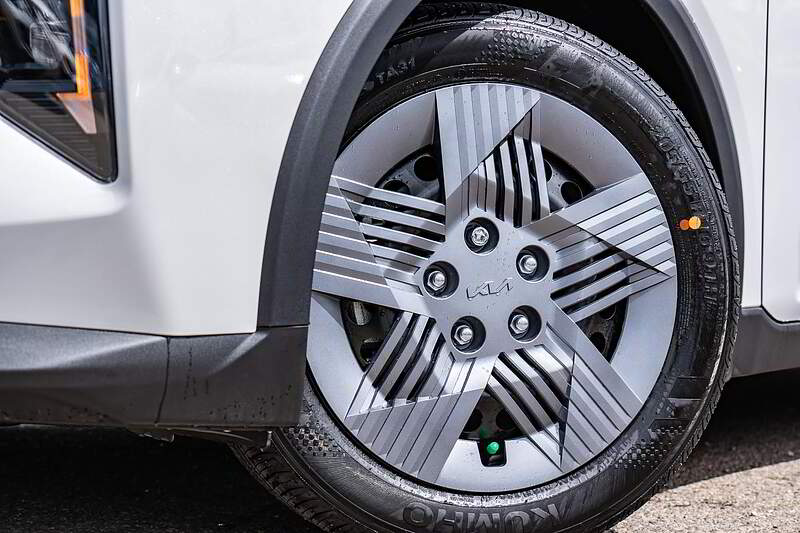 2025 Kia K4 LX — photo 6