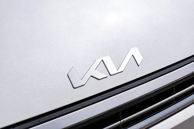 2025 Kia K4 LX — photo 8