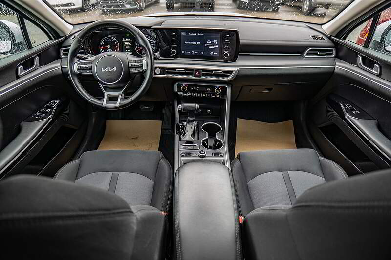 2022 Kia K5 LX — photo 6