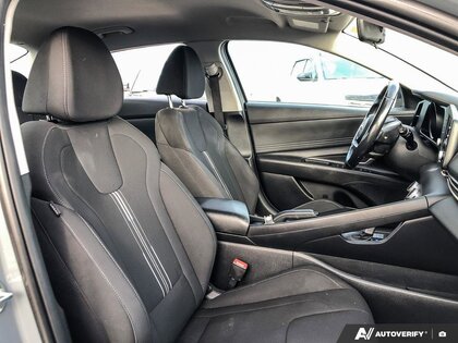2023 Hyundai Elantra Preferred — photo 5
