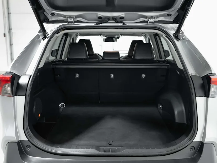 2020 Toyota RAV4 Limited Hybrid — photo 7