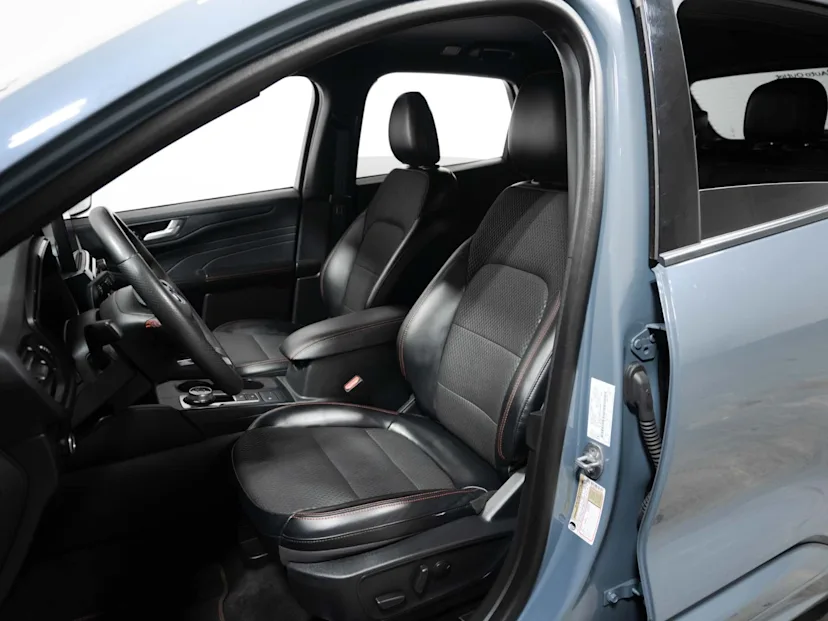 2023 Ford Escape ST Line — photo 8