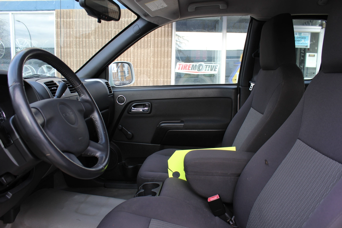2011 GMC Canyon SLE — photo 8