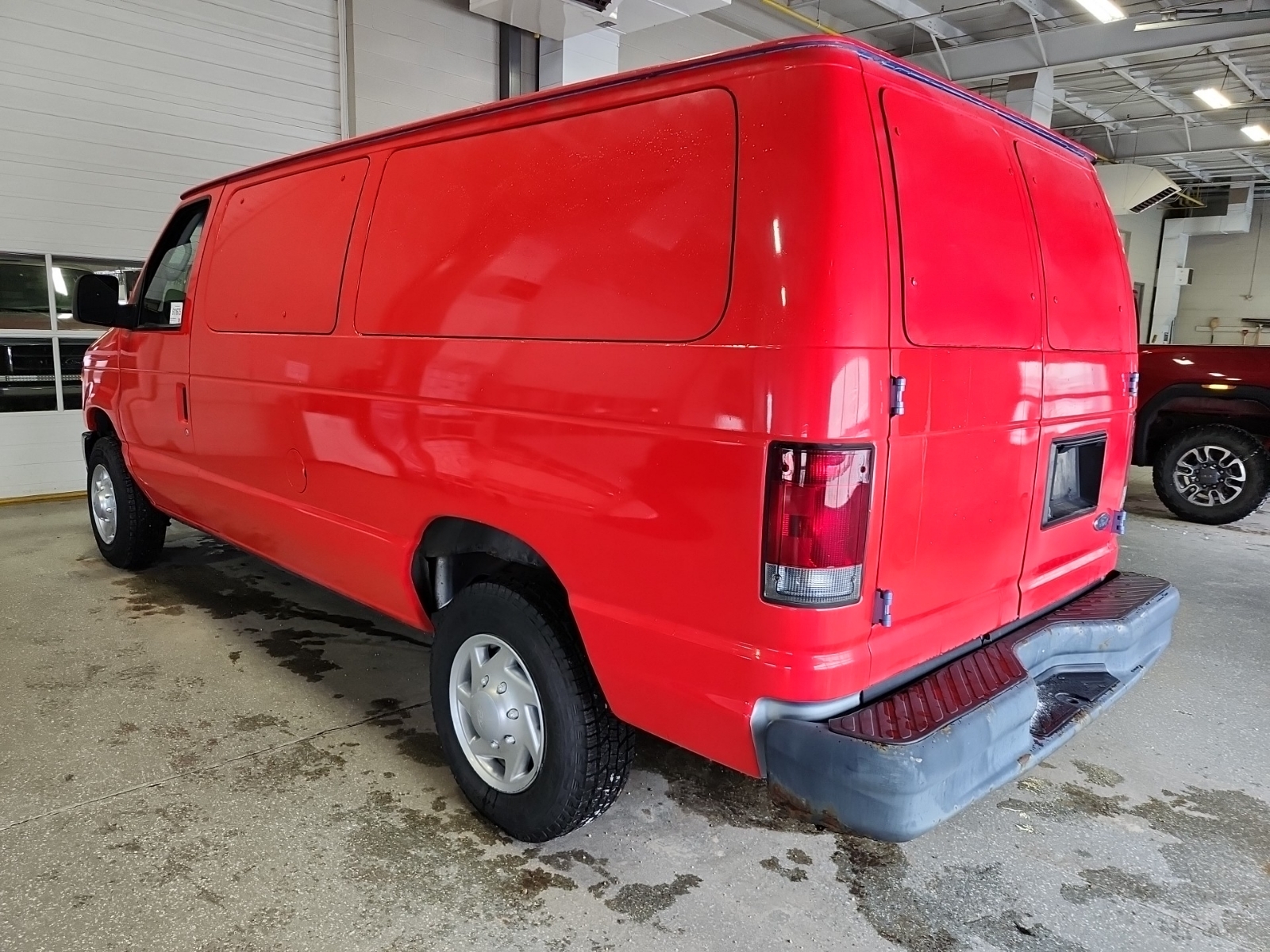 2009 FORD E-350 Econoline — photo 4
