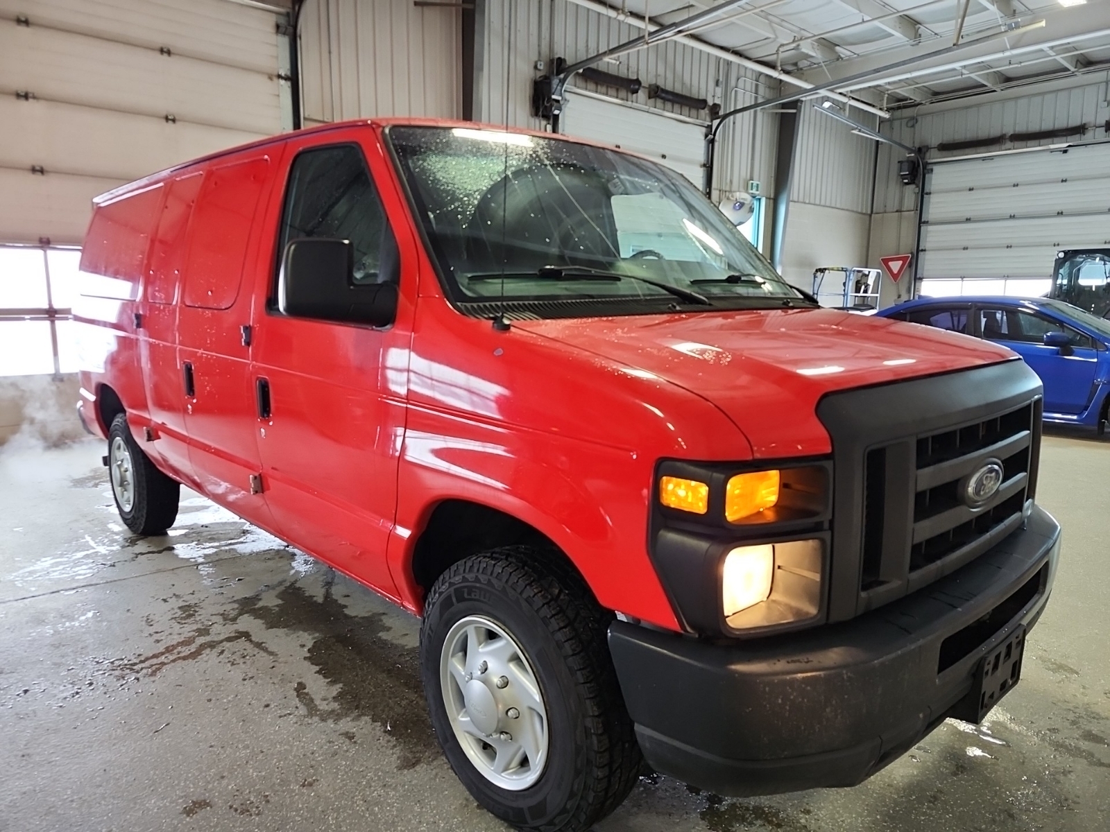 2009 FORD E-350 Econoline — photo 8