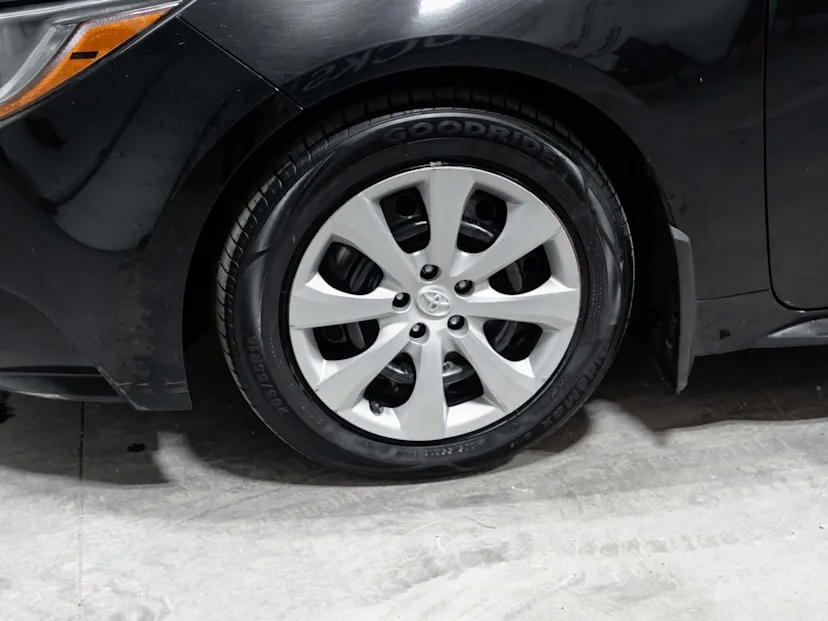 2024 TOYOTA Corolla LE — photo 4