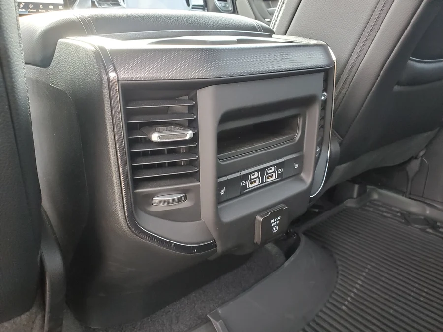 2025 RAM 1500 Sport — photo 3