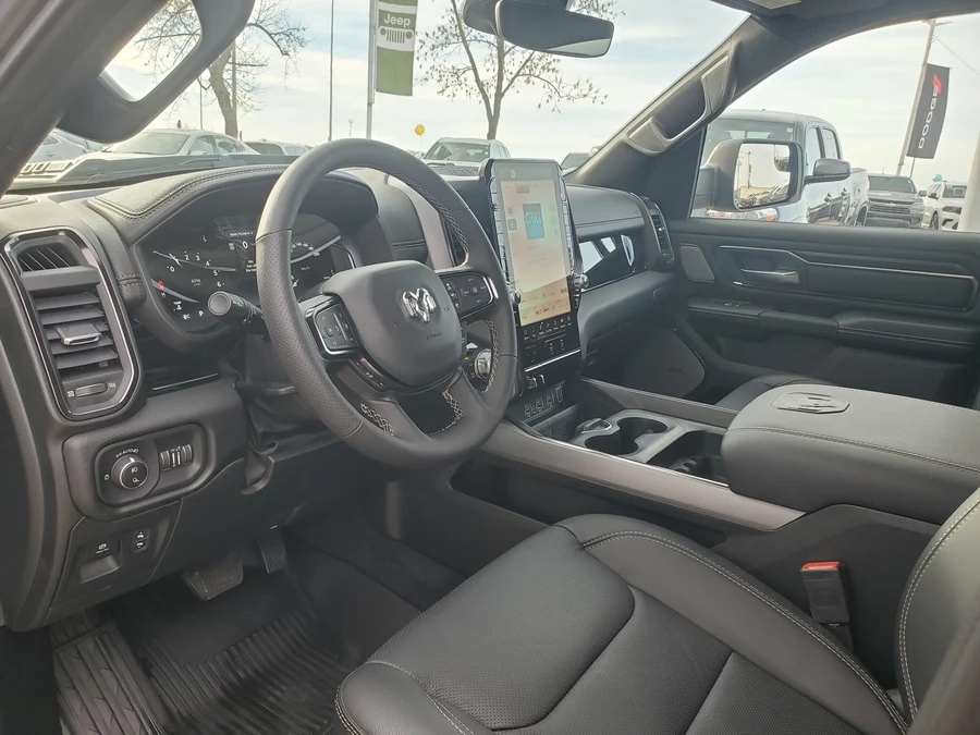 2025 RAM 1500 Sport — photo 8