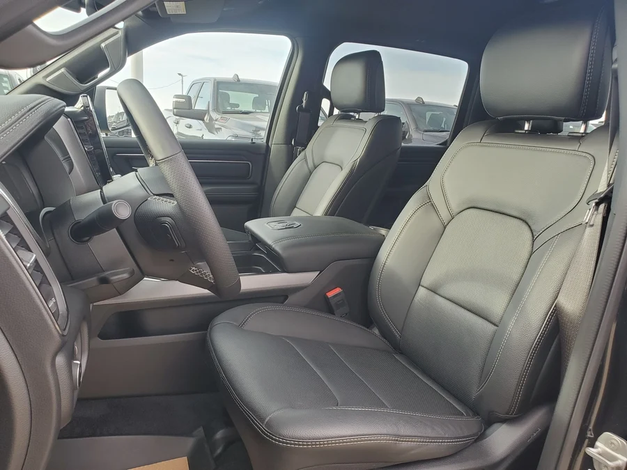 2025 RAM 1500 Sport — photo 4