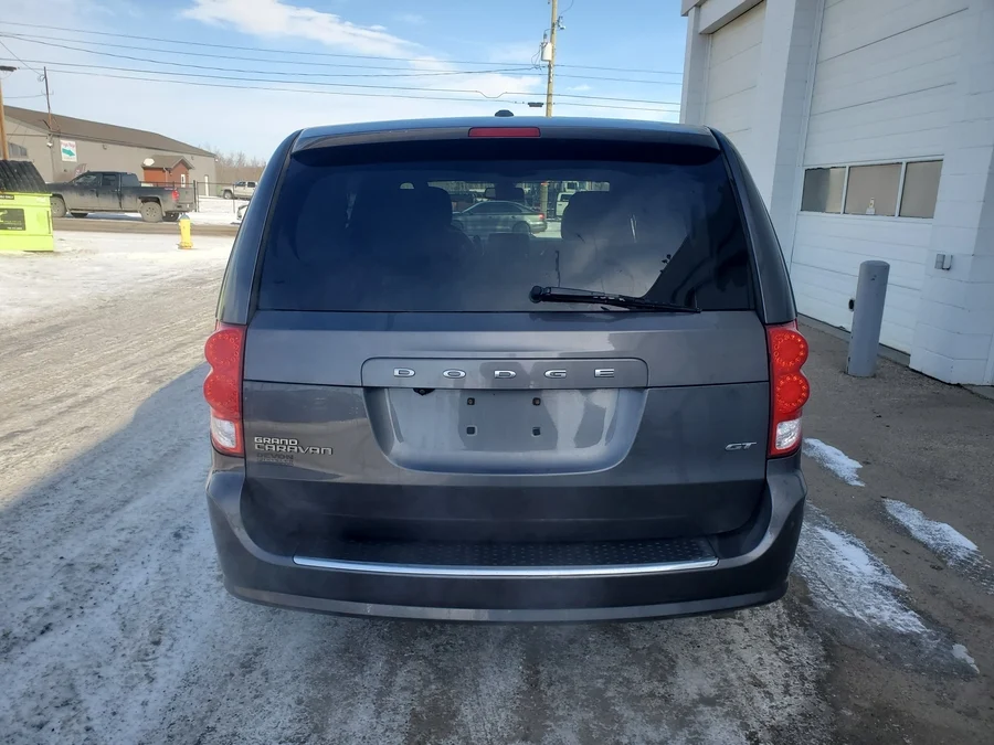 2020 Dodge Grand Caravan GT — photo 3