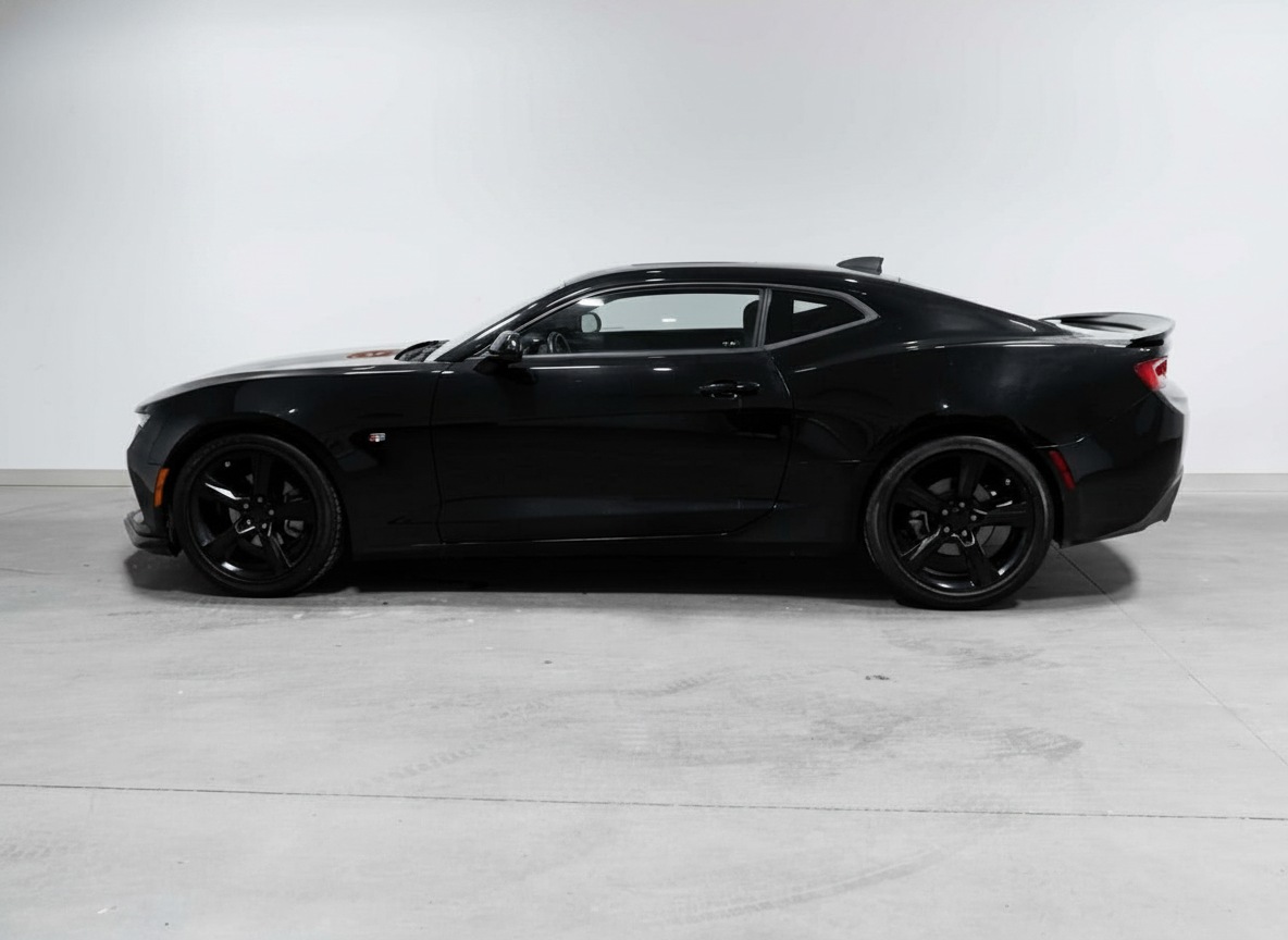 2018 Chevrolet Camaro 1LT — photo 2
