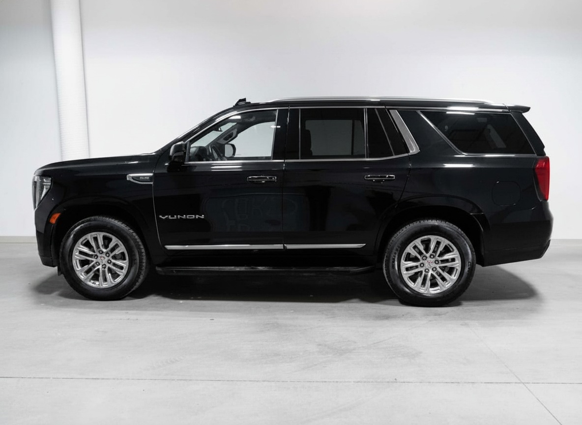 2024 GMC Yukon SLT — photo 2