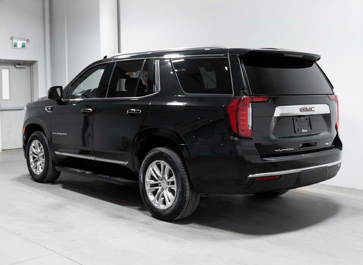 2024 GMC Yukon SLT — photo 3