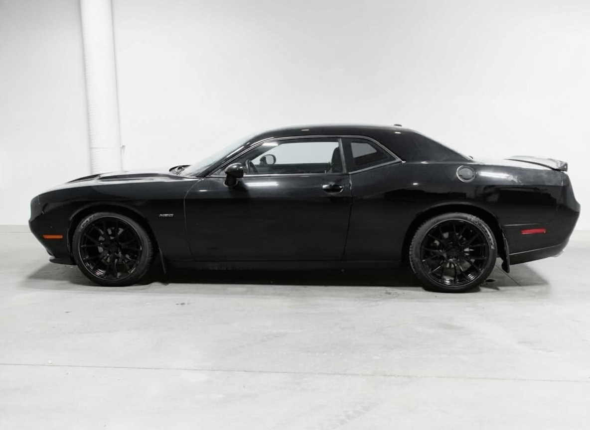2016 Dodge Challenger R/T — photo 2