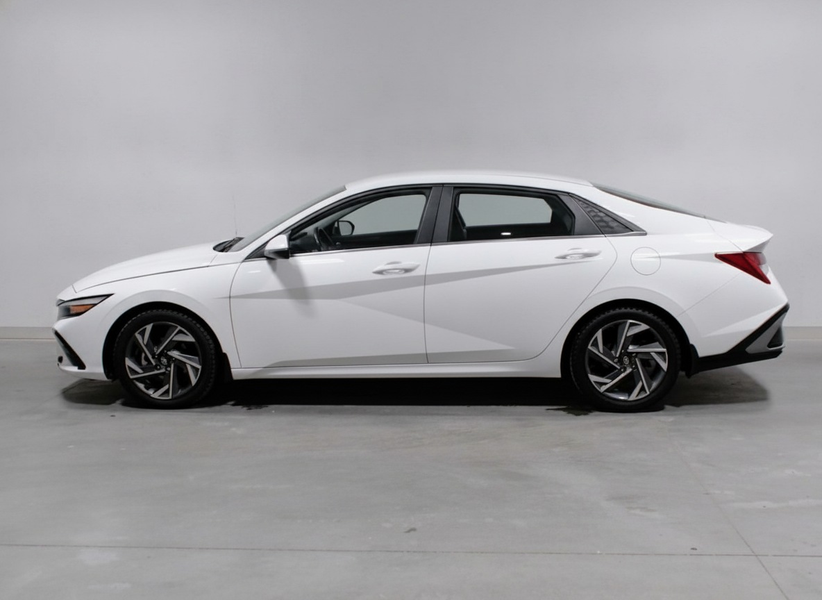 2025 Hyundai Elantra Hybrid Luxury — photo 2