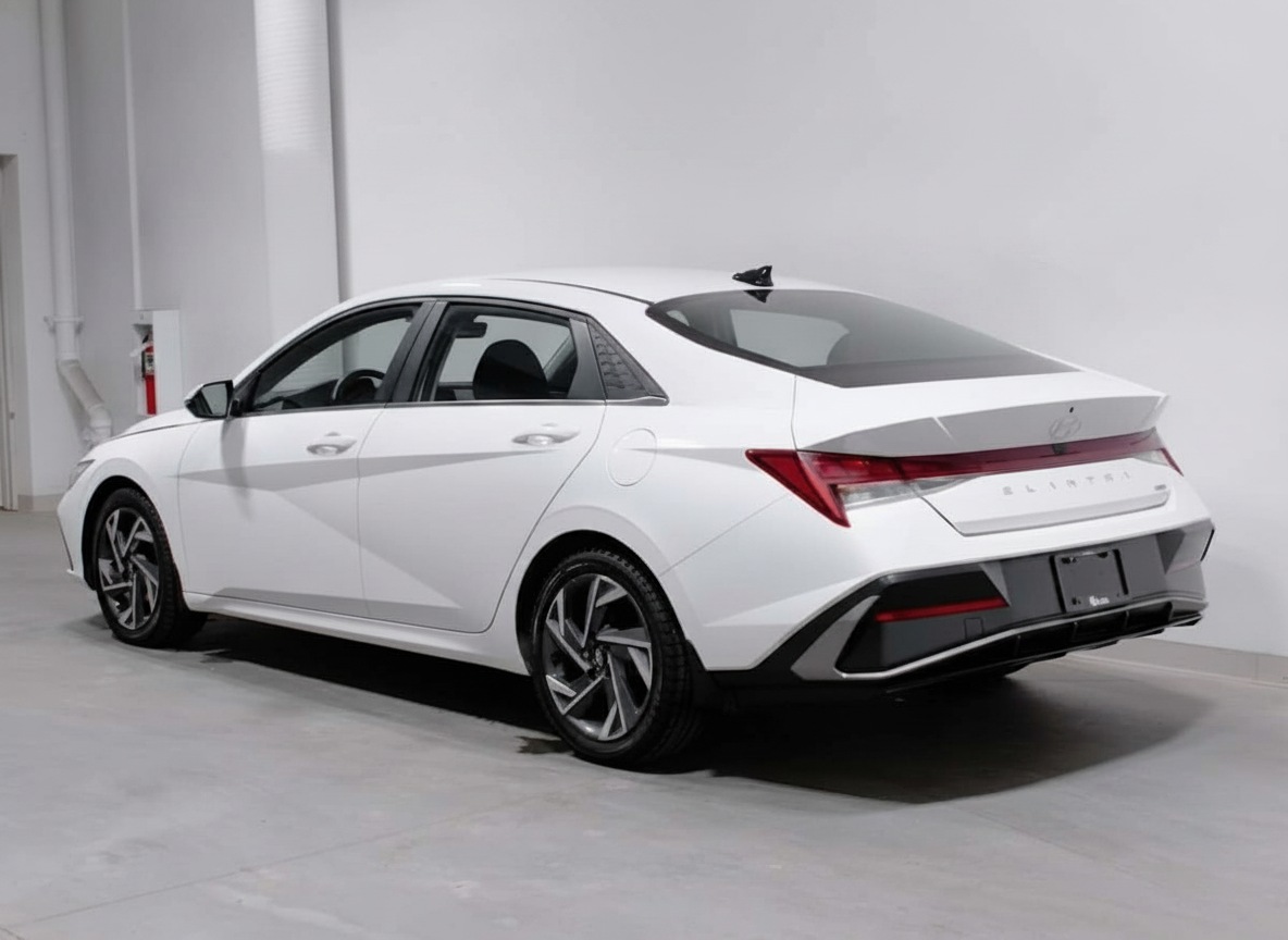 2025 Hyundai Elantra Hybrid Luxury — photo 3