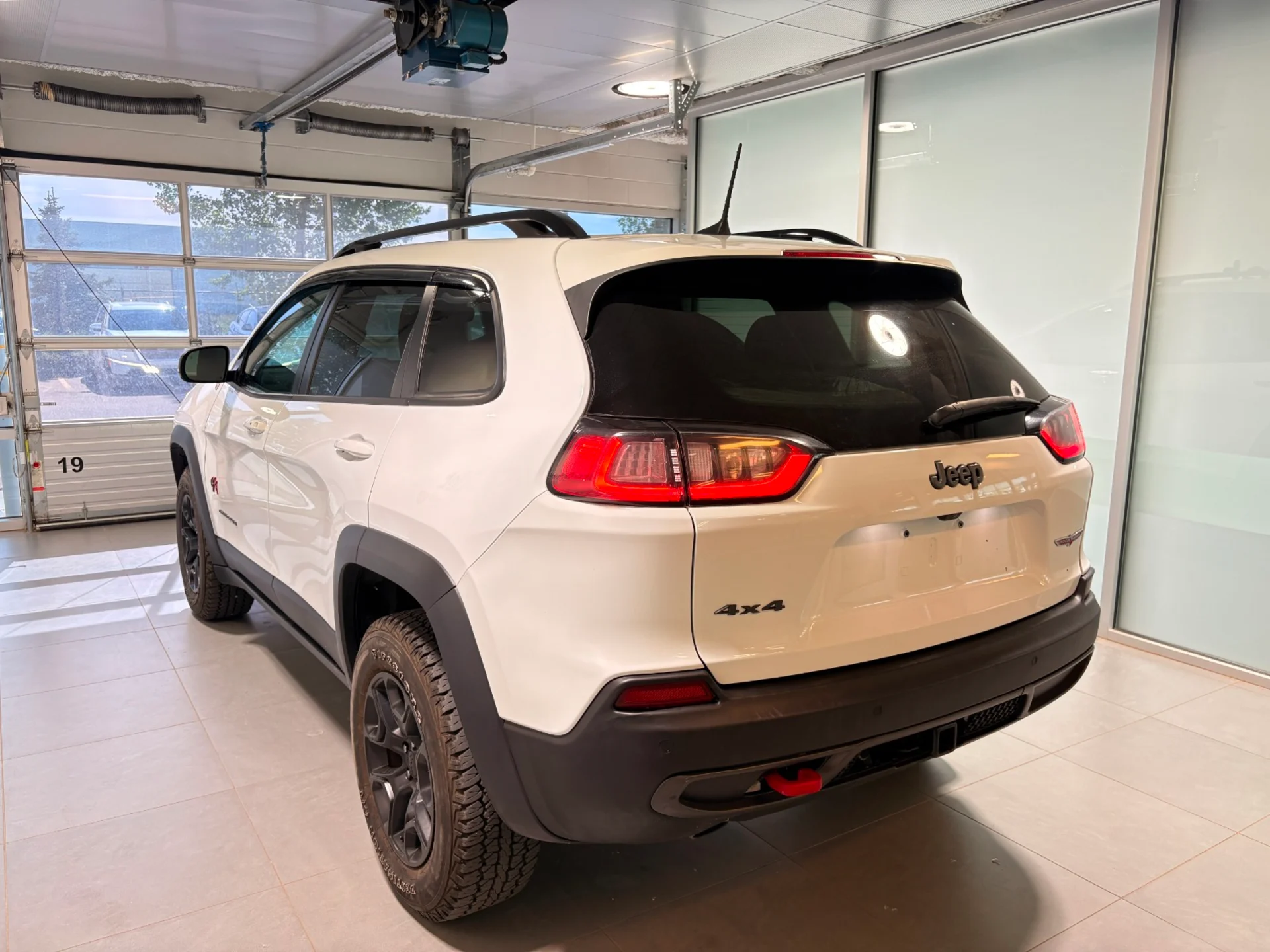 2022 JEEP Cherokee Trailhawk — photo 2