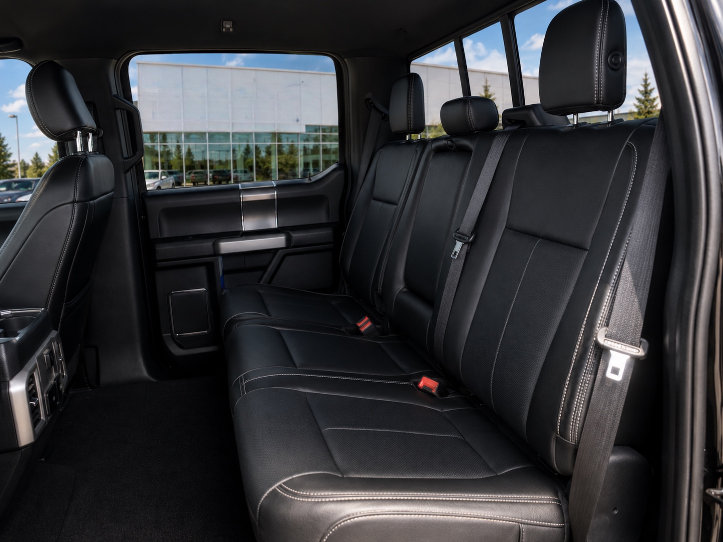 2019 FORD F-150 Lariat — photo 4