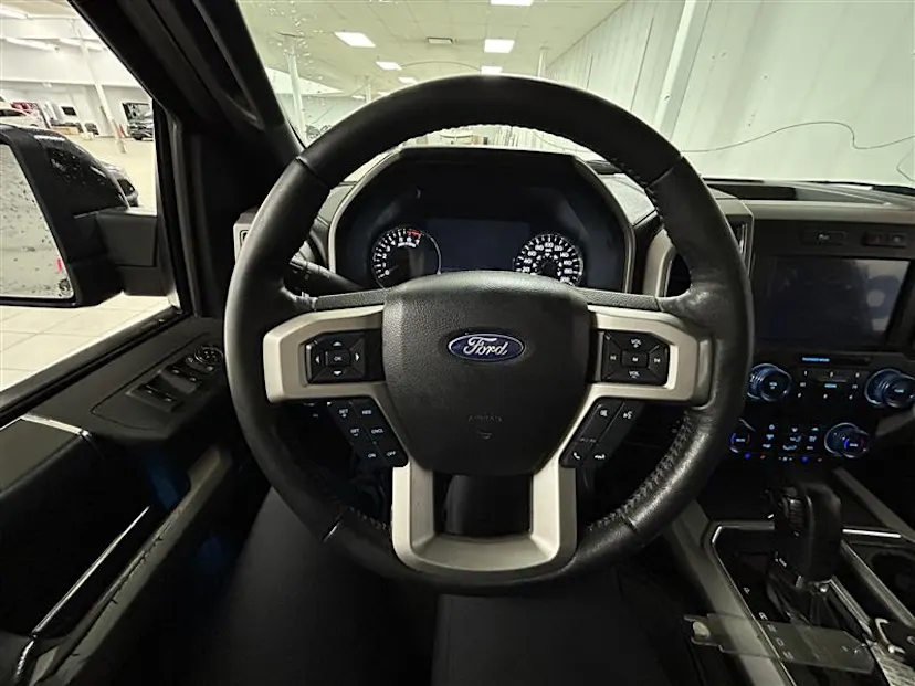 2019 FORD F-150 Lariat — photo 5