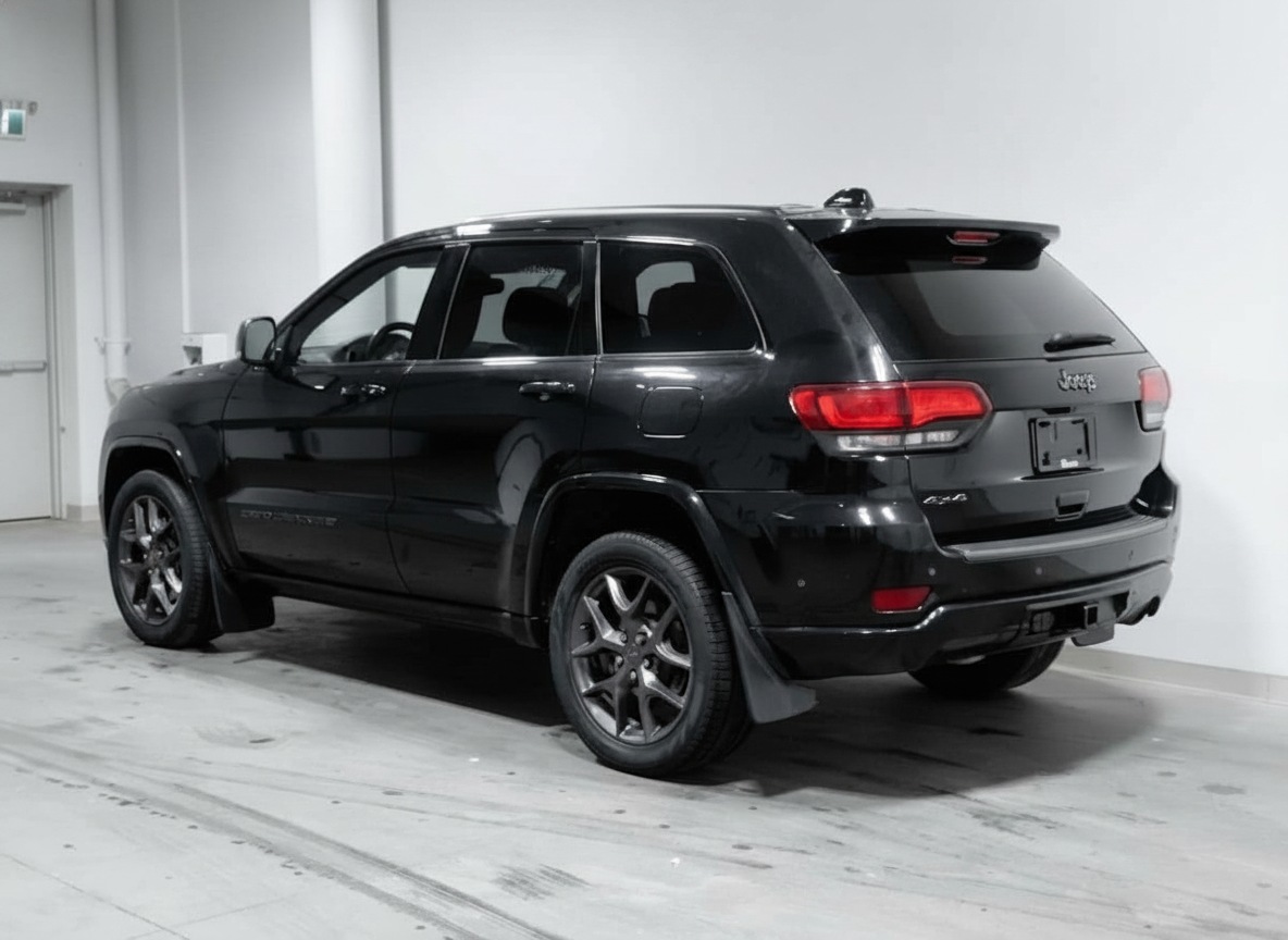 2021 Jeep Grand Cherokee 80th Anniversary Edition — photo 3