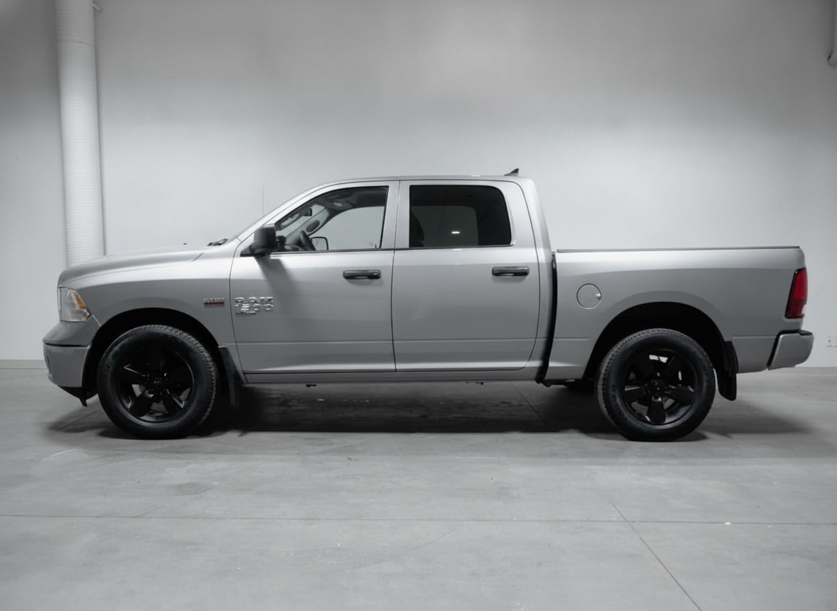 2024 Ram 1500 Classic Tradesman — photo 4