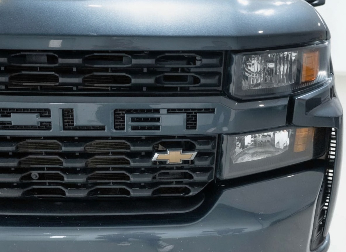 2021 Chevrolet Silverado 1500 Custom — photo 2