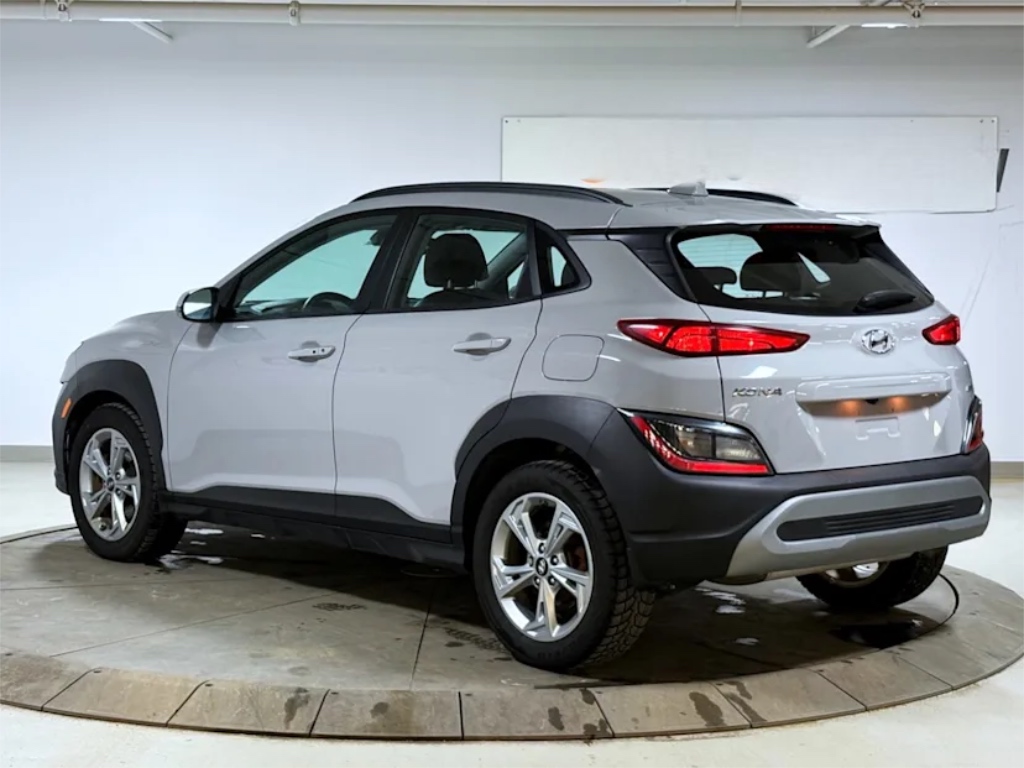 2023 HYUNDAI Kona SEL — photo 4