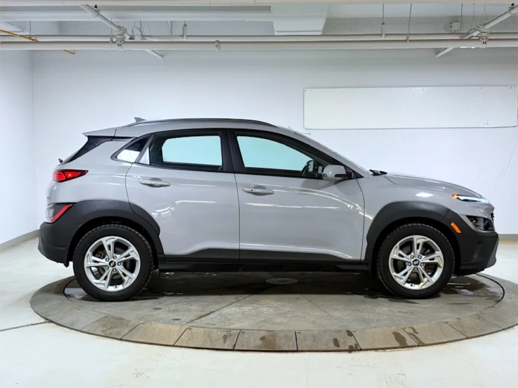 2023 HYUNDAI Kona SEL — photo 2