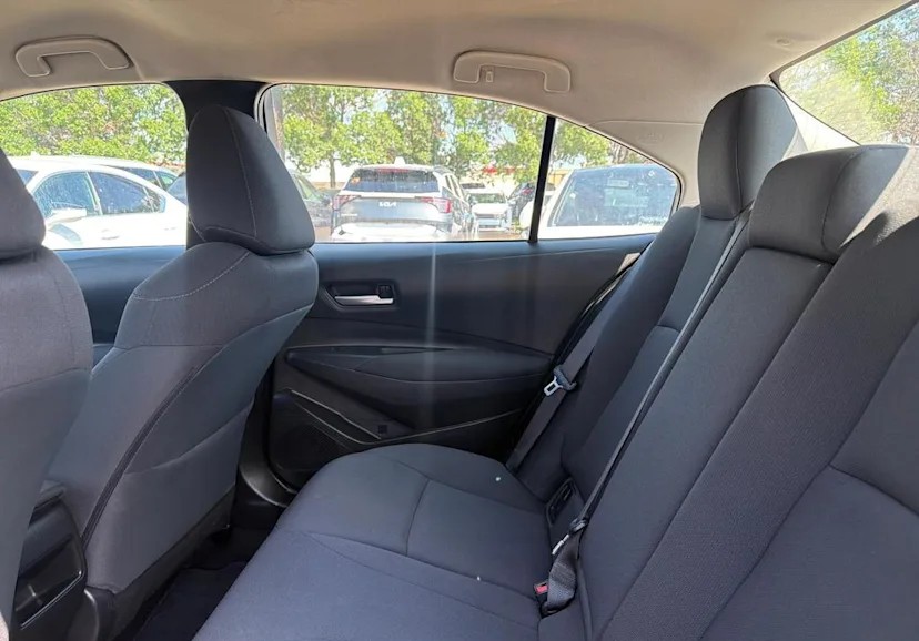 2021 Toyota Corolla LE — photo 5