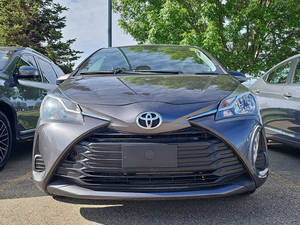 2019 Toyota Yaris LE — photo 2