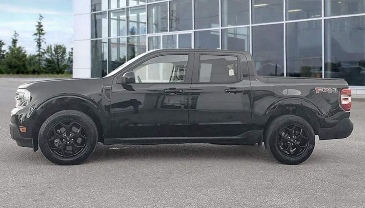 2024 Ford Maverick Lariat — photo 2